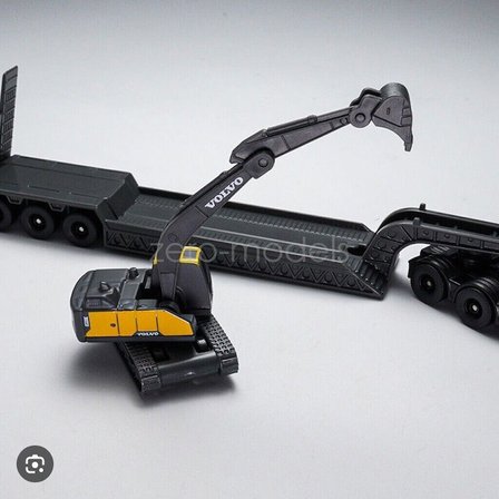 Volvo FH16 Taşıyıcı Tır ve Ekskavatör İnşaat Aracı Oyuncak Seti 22.5 cm