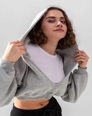 Kadın Gri Kapüşonlu V Yaka Crop Kalın İçi Polarlı Örme Sweatshirt