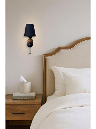 TEKLİ PERGE APLİK DOĞAL AHŞAP TOPLU SİYAH BOYALI SİYAH ŞAPKALI