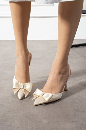 CESSY Fiyonklu Bej Saten Kadın Topuklu Ayakkabı