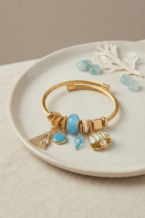 Mi Deniz Kabuğu Model Gold Renk Charmlı Bileklik
