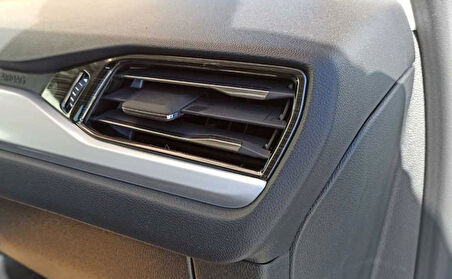 Ford Focus 2019+ Menfez Kaplama 3 Parça - Tıtanyum Sıyah