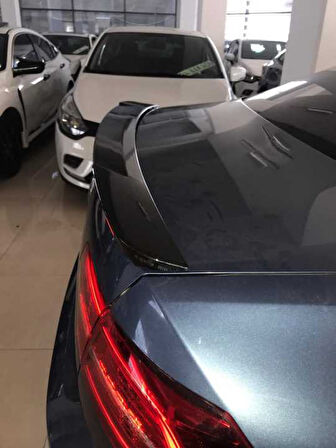 Volkswagen Passat Led Spoiler Parlak Siyah