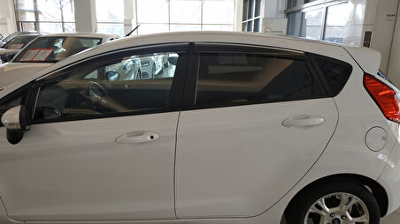 Ford Fiesta Cam Rüzgarlığı