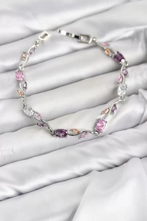 Pirinç Gümüş Renk Pembe ve Mor Zirkon Taşlı Çiçek Model Kadın Bileklik TJ-BB8586