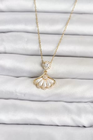 316L Çelik Zincir Gold Renk Yelpaze Model Kadın Kolye TJ-BKO11072