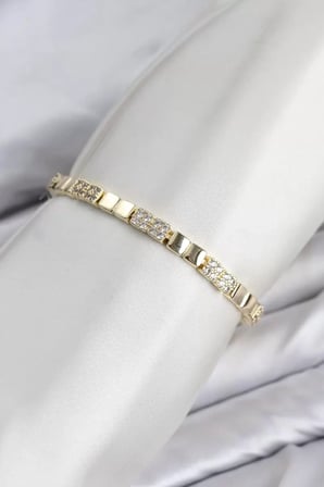 CM Kare Model Zirkon Taşlı VIP Seri Gold Renk Pirinç Kadın Bileklik TJ-BB8611
