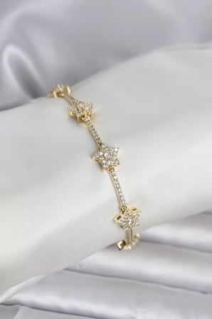 Pirinç Gold Renk Yıldız Model Zirkon Taşlı Kadın Bileklik - TJ-BB8410