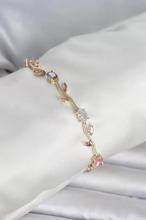 Pirinç Gold Renk Çiçek Sarmaşık Model Kadın Bileklik - TJ-BB8433