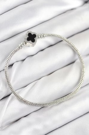 Pirinç Charm Zirkon Taşlı Yonca Model Gümüş Renk Kadın Bileklik - TJ-BB7800
