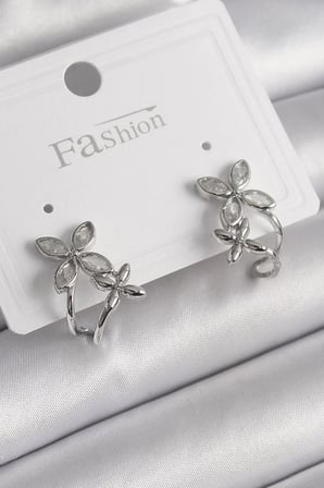 Pirinç Gümüş Renk Zirkon Taşlı 2'Li Çiçek Model Kadın Küpe - TJ-BKP9962
