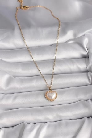 316L Çelik Gold Renk Zincir 3D İnci Kalp Model Kadın Kolye - TJ-BKO9713