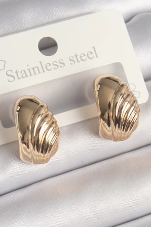 Pirinç Gold Renk İşleme Detaylı Yarım Halka Model Kadın Küpe - TJ-BKP10245