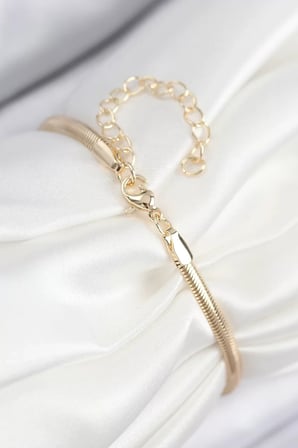 Pirinç Zirkon Taşlı Kalp Model Gold Renk Kadın Bileklik - TJ-BB7901
