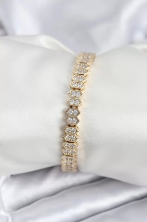 Pirinç VIP Seri Gold Renk Zirkon Taşlı Kadın Bileklik - TJ-BB7920