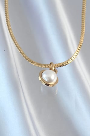 316L Çelik Gold Renk Yassı Zincir İnci Taşlı Kolye - TJ-BKO8903