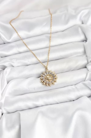 316L Çelik Zincir Gold Renk Güneş Model Kadın Kolye - TJ-BKO10605