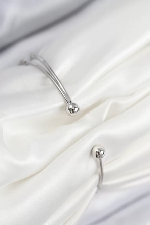 Pirinç Zirkon Taşlı Kalp Model Gümüş Renk Kadın Bileklik - TJ-BB7852