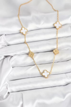 316L Çelik Zincir Gold Renk Beyaz ve Zirkon Taşlı Yonca Kadın Kolye - TJ-BKO10590