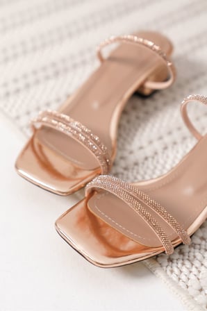 Emma Rose Gold Rugan Taşlı Bant Detaylı Kısa Topuklu Abiye Ayakkabı