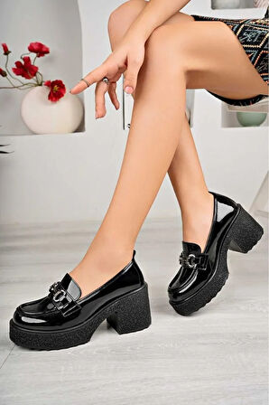 Siyah Cilt Topuklu Loafer Zincir Toka Kadın Ayakkabı
