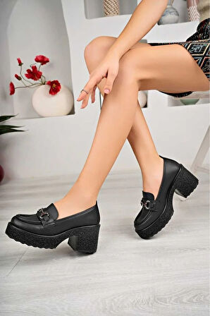 Siyah Cilt Topuklu Loafer Zincir Toka Kadın Ayakkabı