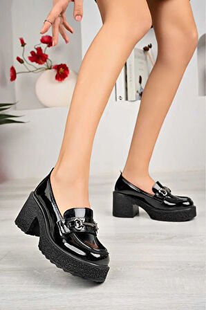 Siyah Cilt Topuklu Loafer Zincir Toka Kadın Ayakkabı