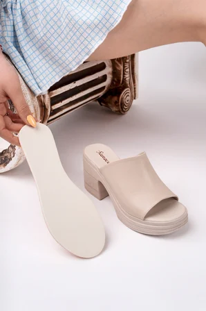 Bahrina Kadın Terlik Bej 40 Numara 8.5 cm Topuklu Platform