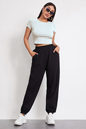 Kadın Beyaz Yuvarlak Yaka Yarım Kol Crop Top Bluz