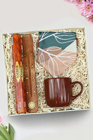Yaprak Detaylı Fular & Kahverengi Kupa & Çubuk Tütsü Hediye Seti
