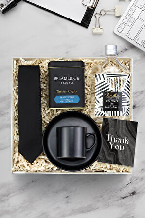 Siyah Kravat & Siyah Seramik Fincan & Selamlıque Türk Kahvesi & Pomellos Kolonya Hediye Seti