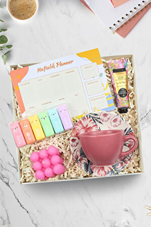 Haftalık Planner & Ayıcık Fosforlu Kalem & Pembe Fincan & Pembe Bubble Mum & El Kremi Hediye Seti