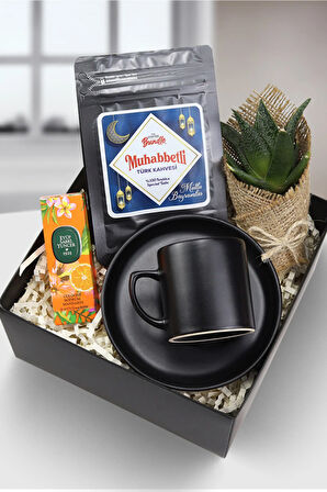 Siyah Seramik Fincan &  Mini Kolonya & Muhabbetli Türk Kahvesi & Canlı Sukulent Çiçek Hediye Seti