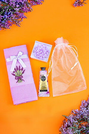 Özel Kesesinde Mutfak Havlusu & Eyüp Sabri Tuncer El Kremi & Lotus Mum Hediye Seti