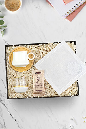 Beyaz Fincan & Kahve Yanı Su Kadehi ve Kahve Peçetesi & Tekli Mehmet Efendi Türk Kahvesi Hediye Seti