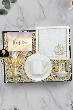 Beyaz Fincan & Kahve Yanı Su Bardağı & Sunum Kahve Peçetesi & Kristal Mini Abajur Hediye Seti