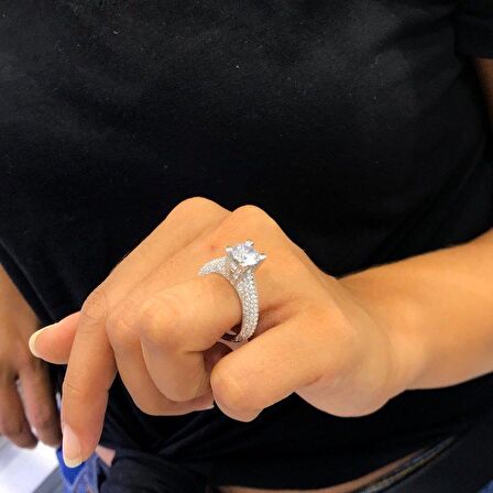 Swarovski Eyfel Modeli Üst Kalite Tektaş Gümüş Yüzük