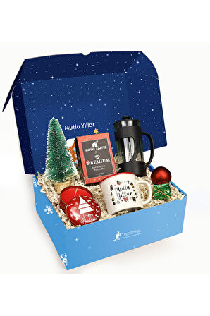 Filtre Kahve & French Press & Kupa & Ahşap Zeminli Mini Çam Ağacı & Metal Kutulu Mum Hediye Seti