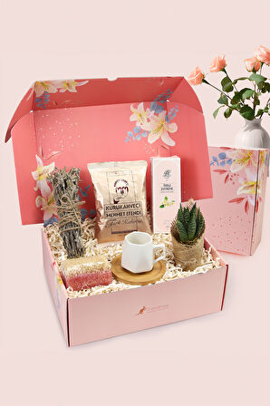 Porselen Fincan & Türk Kahvesi & Kolonya & Sukulent Çiçek & Adaçayı Demet & Sabun Hediye Seti