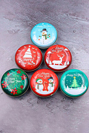 Yılbaşı Kutusunda Kupa & Çam Ağacı & Kar Küresi & Mum & Türk Kahvesi & Çikolata Hediye Seti