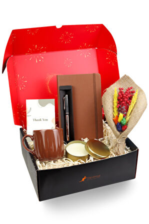 Kahverengi Defter & Metalik Roller Kalem & Kupa & Mum & Çiçek Buketi Hediye Seti