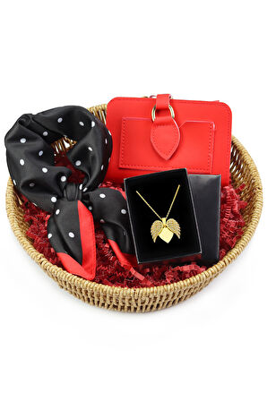 Sevgiliye Özel Kolye & Fular & Cüzdan Hediye Sepeti