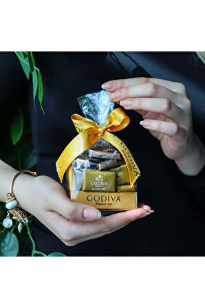 Godiva Çikolata & Matara & Türk Bayrağı & Kupa 23 Nisan Hediye Seti