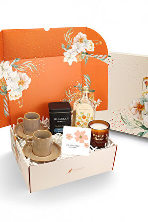 2 li Porselen Kahve Fincanı & Kolonya & Rakle Mum & Selamlıque Türk Kahvesi Hediye Seti