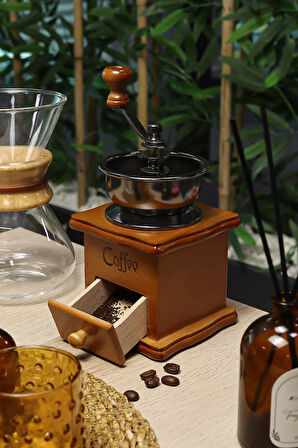 Kahve Öğütücü & Kahverengi Çizgili Porselen Kupa & Çizgili Fincan & Tütsü Hediye Seti