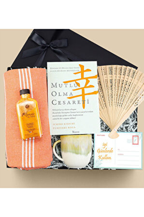 Mutlu Olma Cesareti Kitabı & Peştemal & Kupa & Vücut Yağı & Yelpaze Premium Hediye Seti