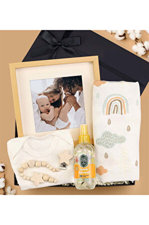 Paspartu Çerçeve & Müslin Bez Örtü & Zıbın & Emzik Askısı & Bebek Kolonyası Hediye Seti