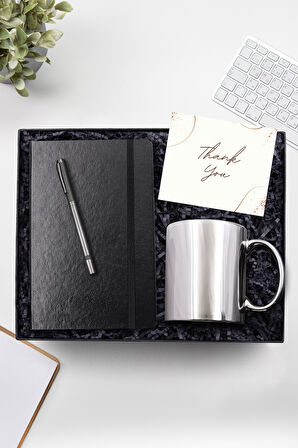 Siyah Defter & Siyah Metalik Roller Kalem & Gümüş Renk Baş Harf Baskılı Kupa Hediye Seti