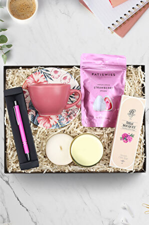 Pembe Tükenmez Kalem & Mum & Pembe Fincan & Beyaz Çikolatalı Çilek Draje & Kolonya Hediye Seti