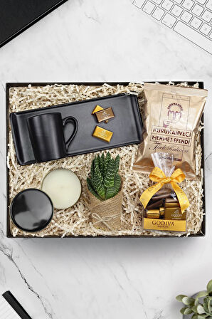 Mum & Türk Kahvesi Fincanı & Godiva Çikolata & Türk Kahvesi & Canlı Sukulent Çiçek Hediye Seti